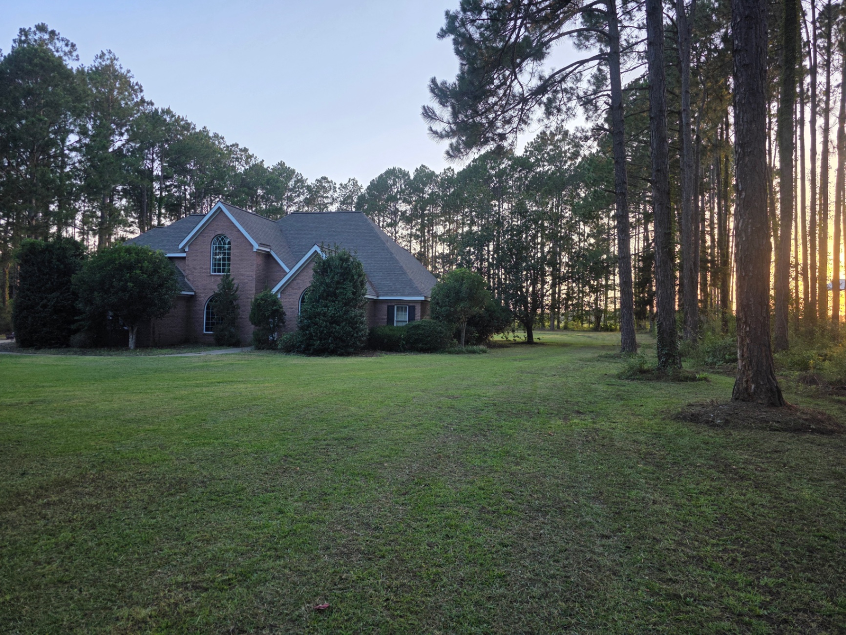 Clean estate frontage